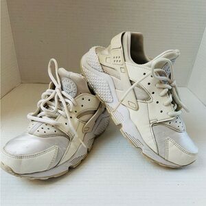 Nike Huarache white sneakers unisex